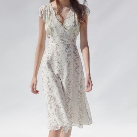 Lovers + Friends Dresses & Skirts - NWOT Urban Outfitters Jessica Midi Floral Dress
